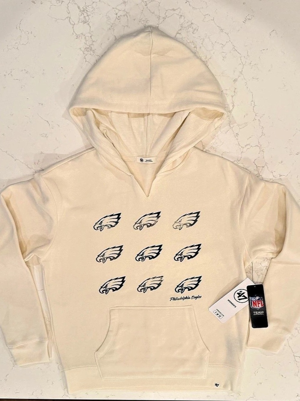 47 Women’s Philadelphia Eagles Graphic Hoodie in Cream Size Small NWT